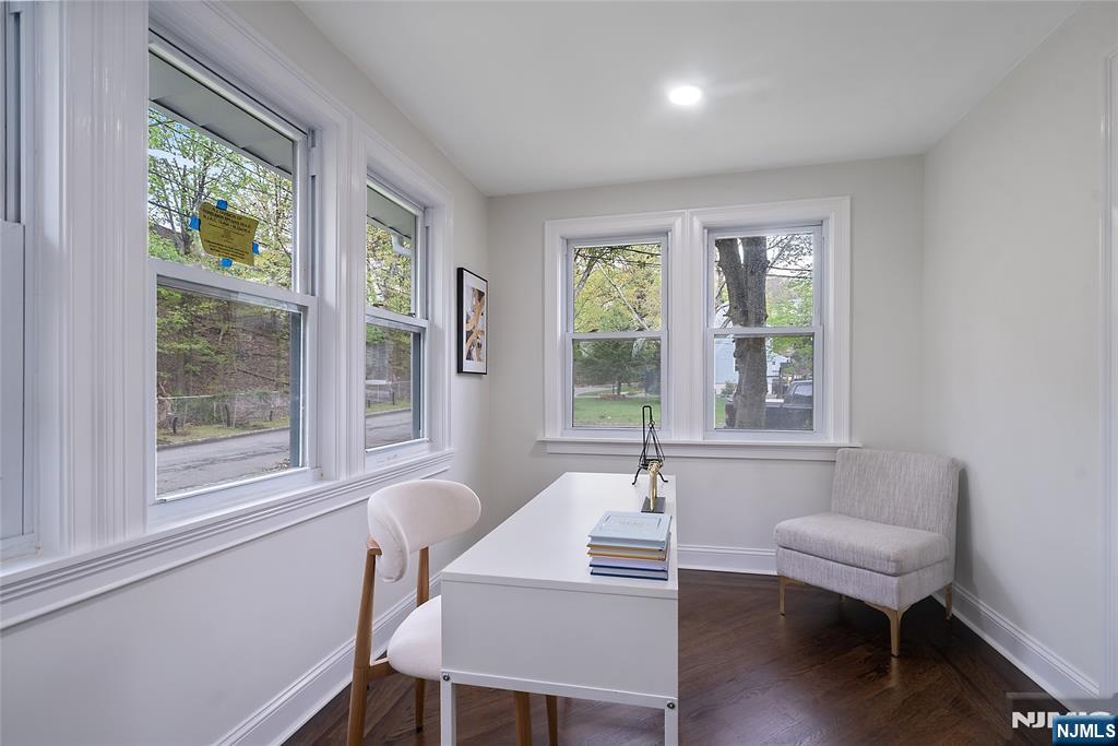 6 Dawes Avenue