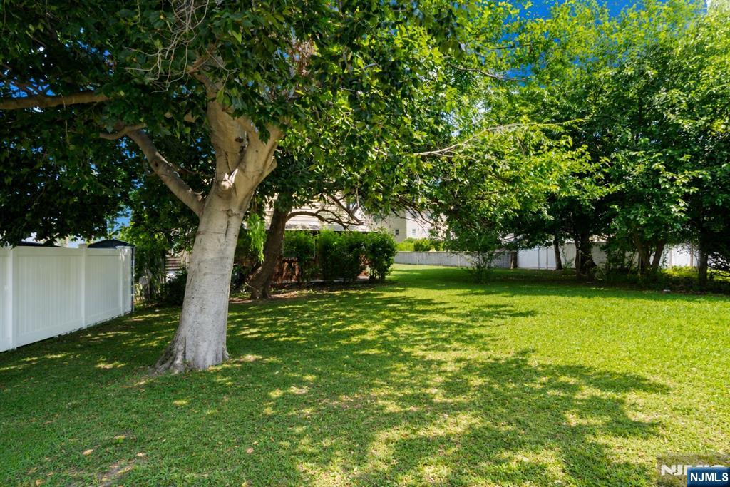 76 Niehaus Avenue