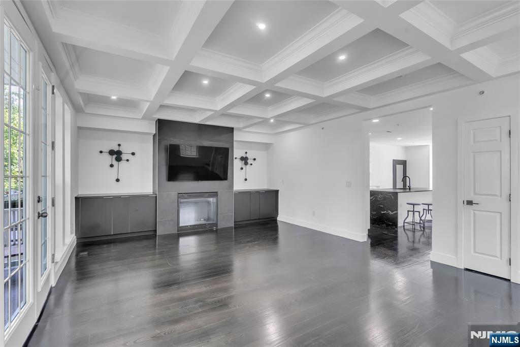 8 Creekside Court