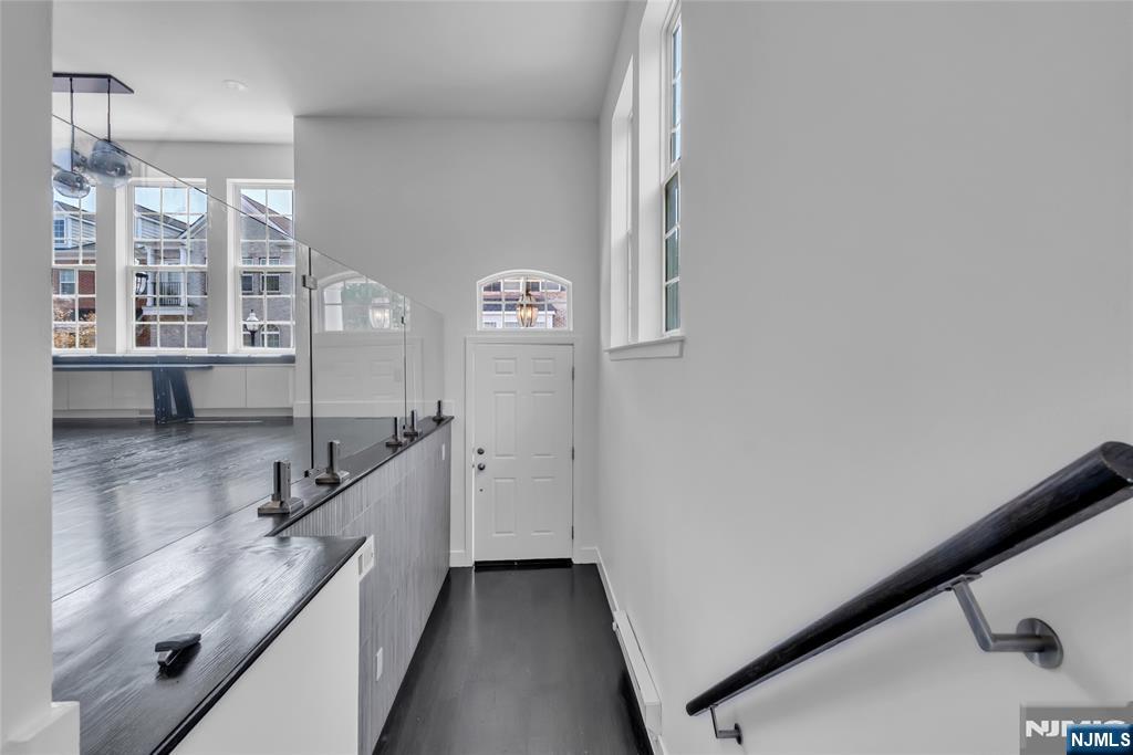 8 Creekside Court