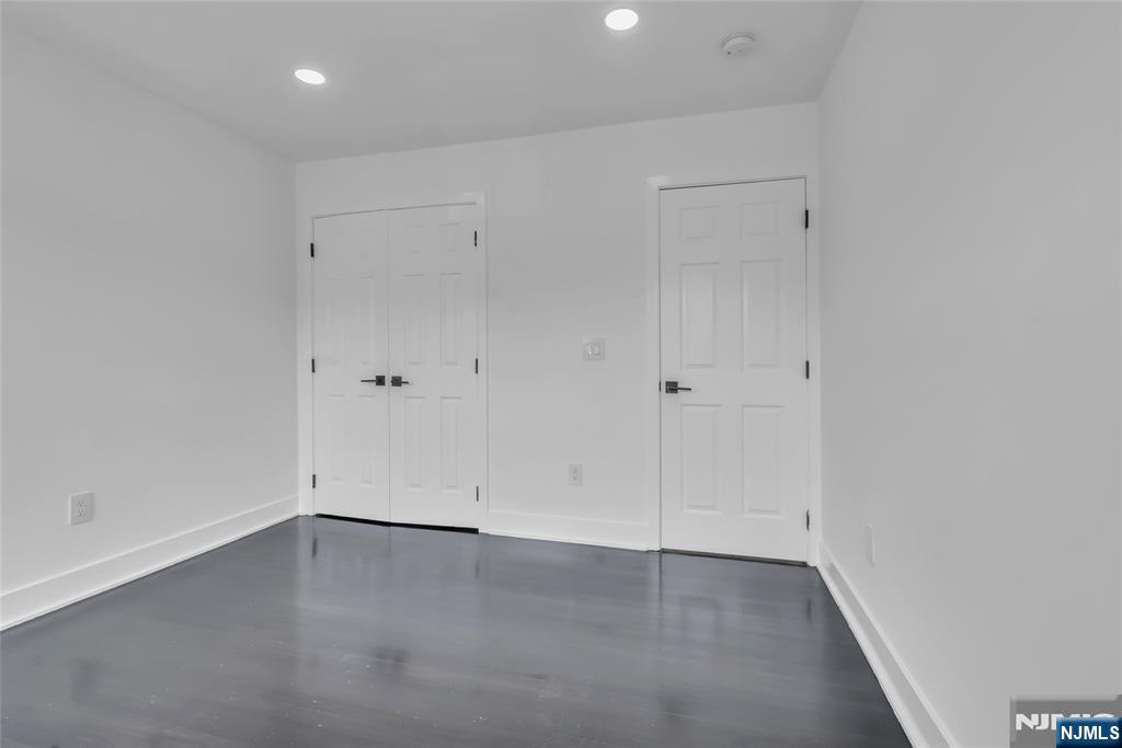 8 Creekside Court