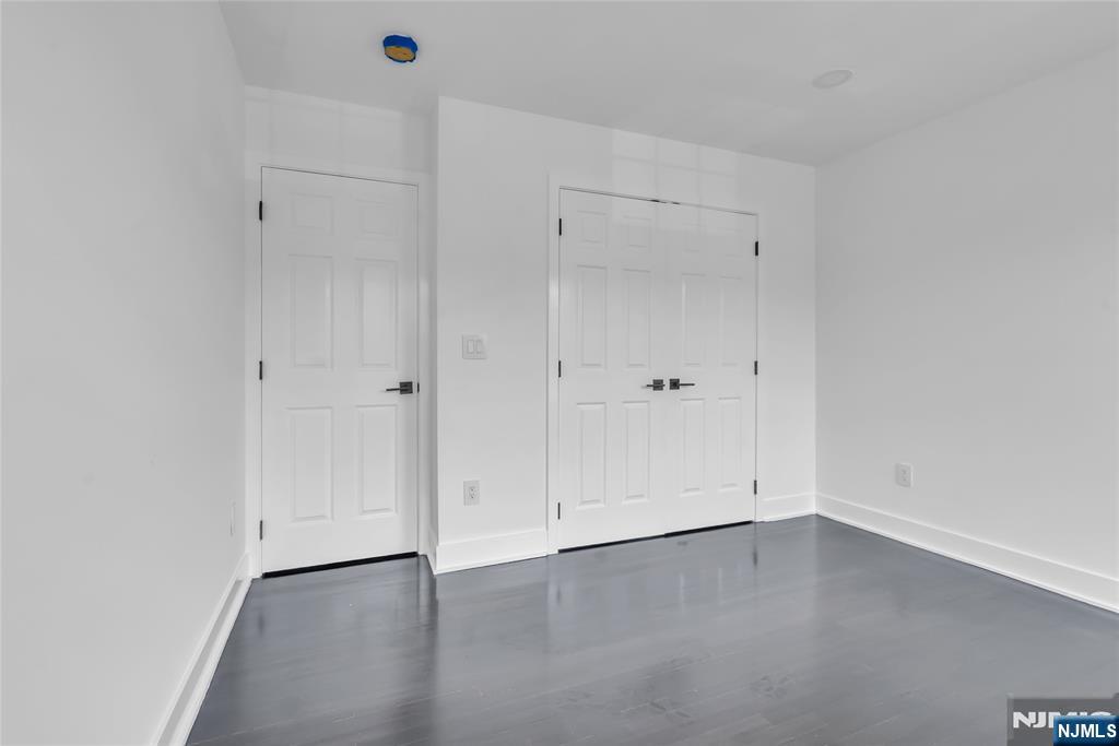 8 Creekside Court