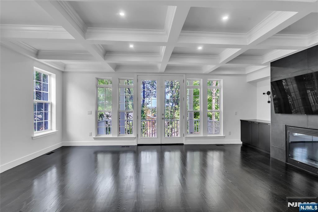 8 Creekside Court