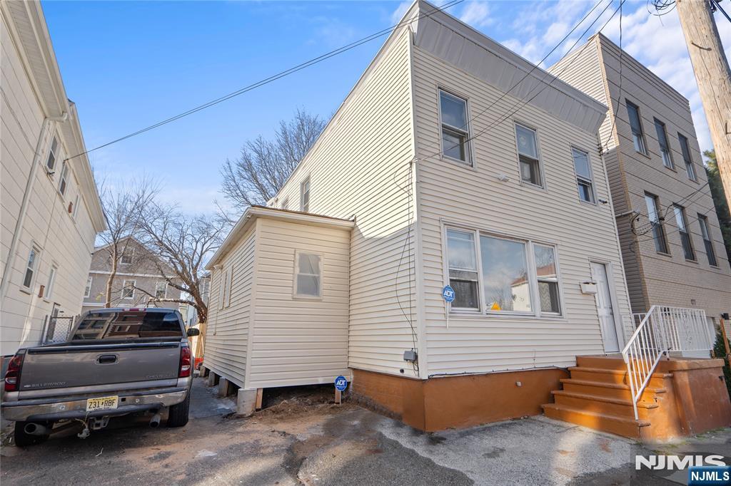 173-175 Lembeck Avenue