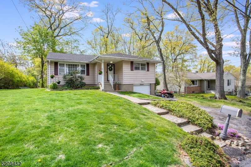 13 Oakwood Ter