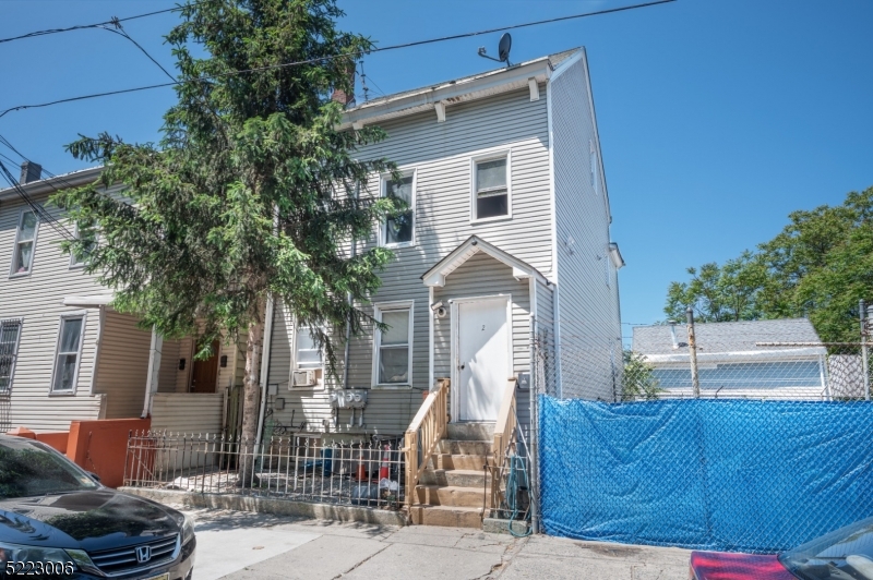 2 Chestnut St