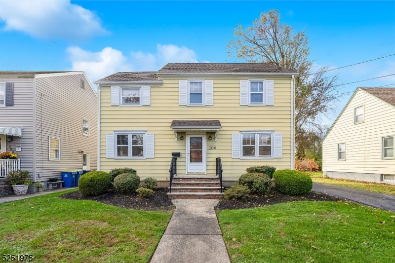306 W Maple Ave