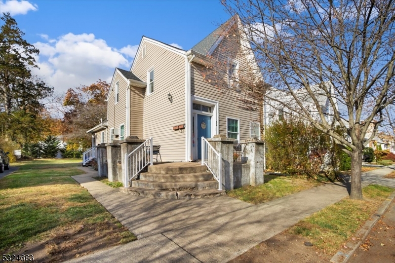 92 2nd Ave