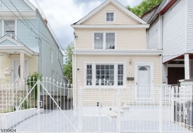 57 Halstead St