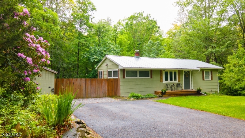 3 Pine Dr