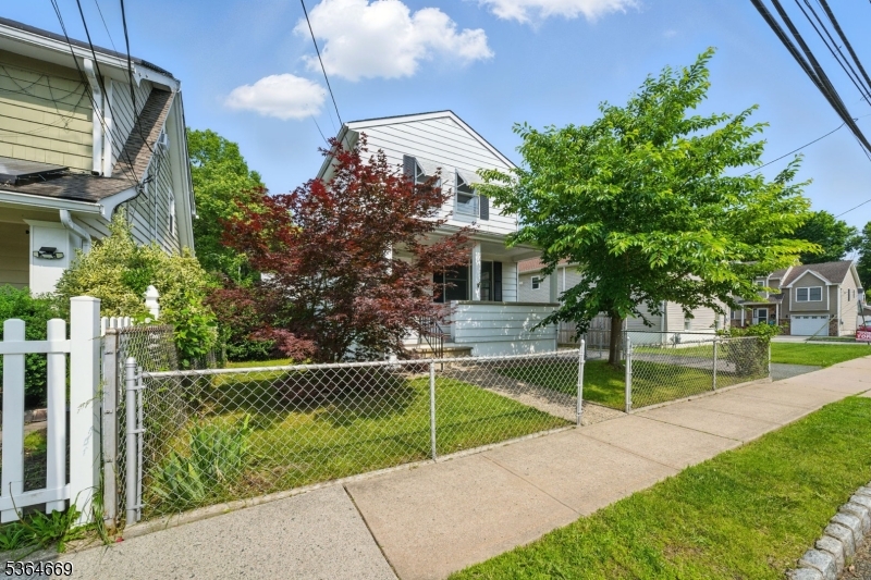 21 Hillside Ave