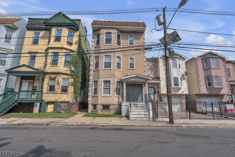 534 S 11th St