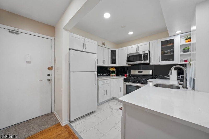 1300 Rock Ave APT F1