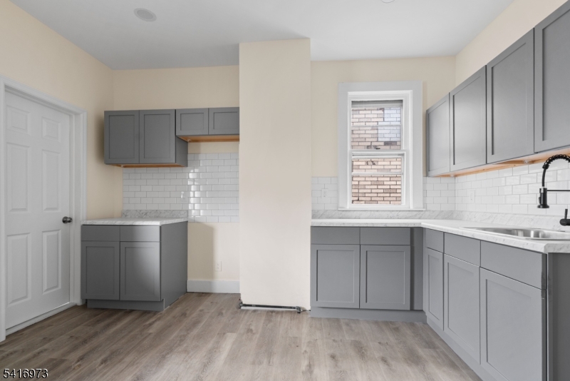 33-35 Delaware Street