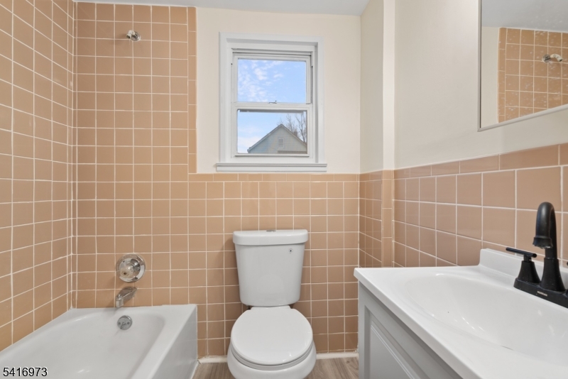 33-35 Delaware Street