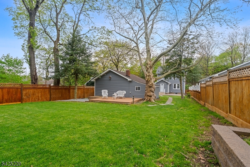 6 Dawes Ave