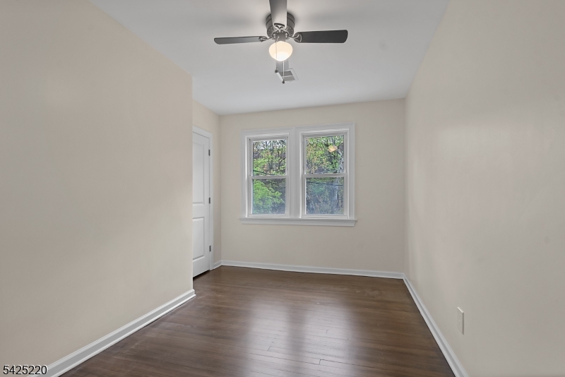 6 Dawes Ave