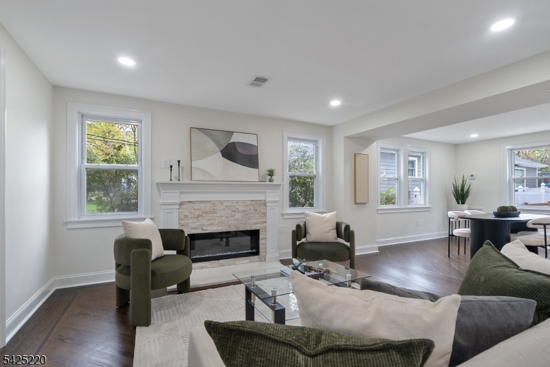 6 Dawes Ave