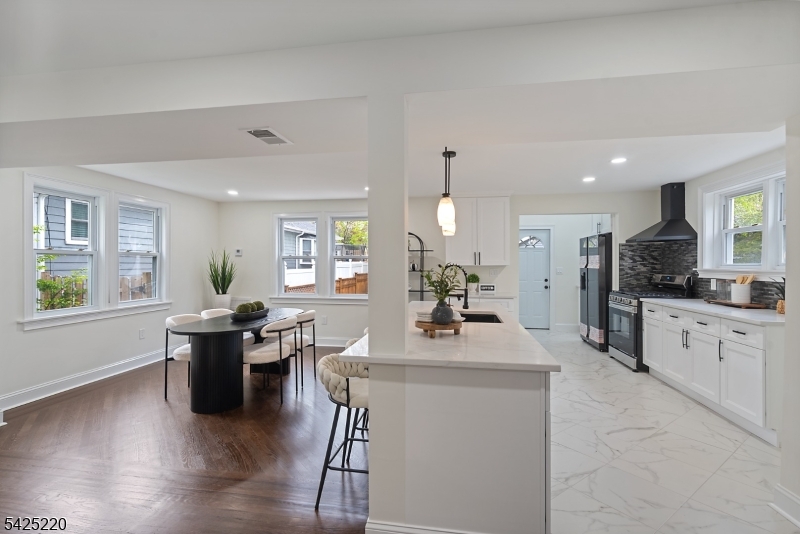 6 Dawes Ave