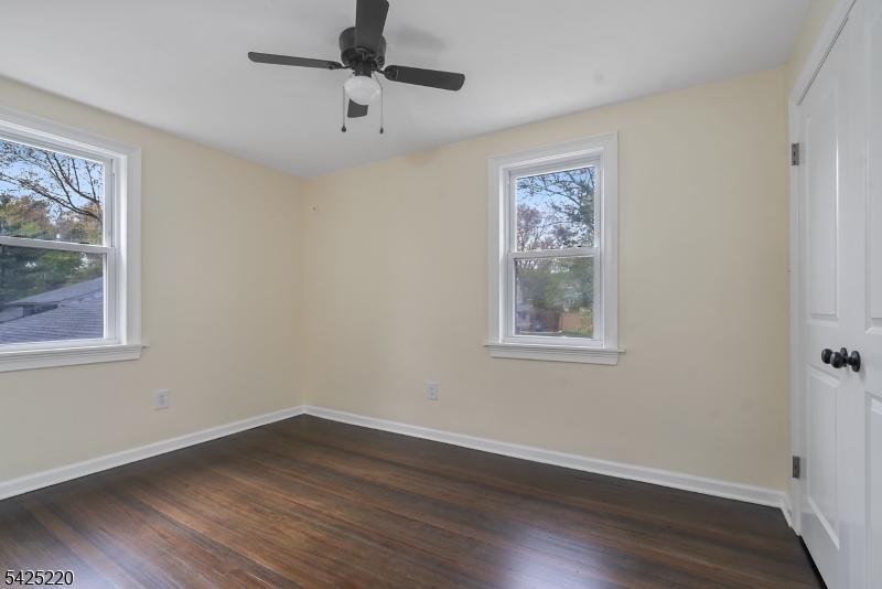 6 Dawes Ave