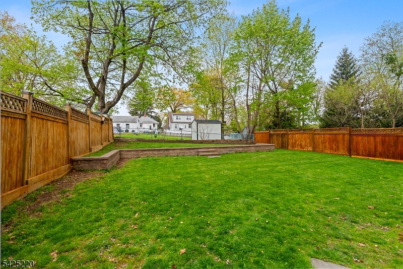 6 Dawes Ave