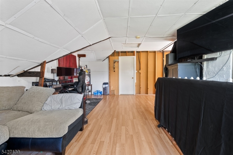 1461 Cooper Rd