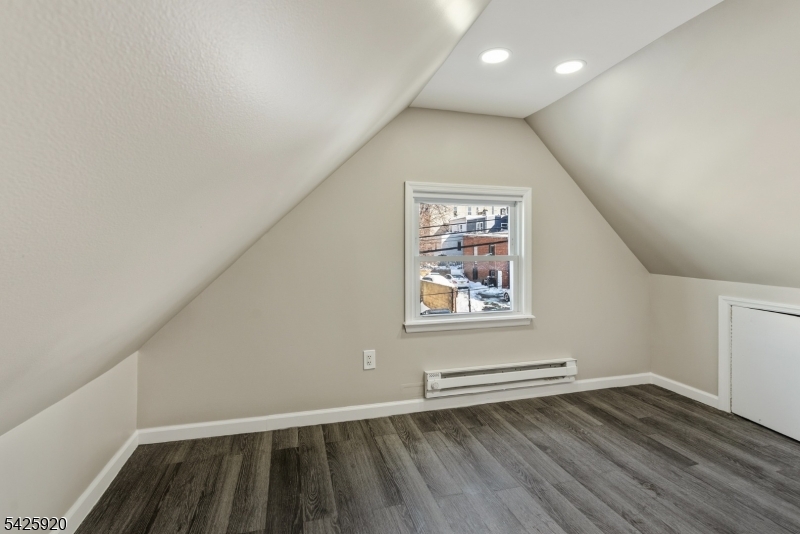 11 Tichenor Ter