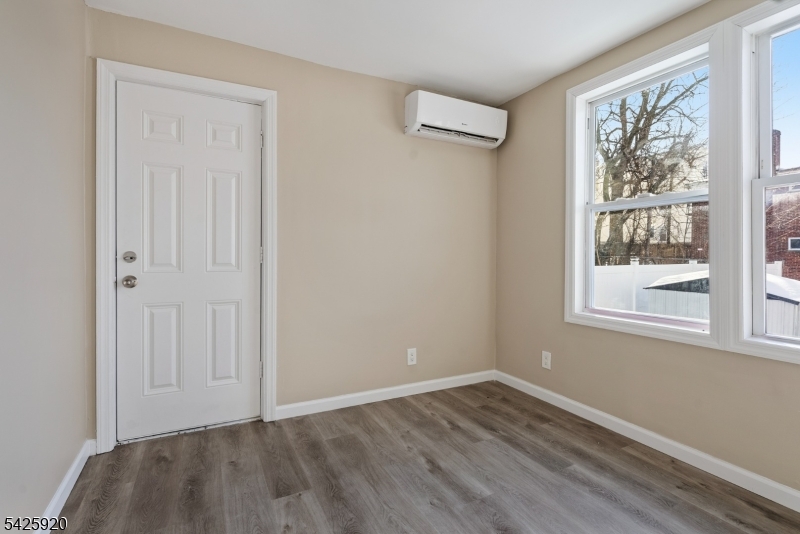 11 Tichenor Ter