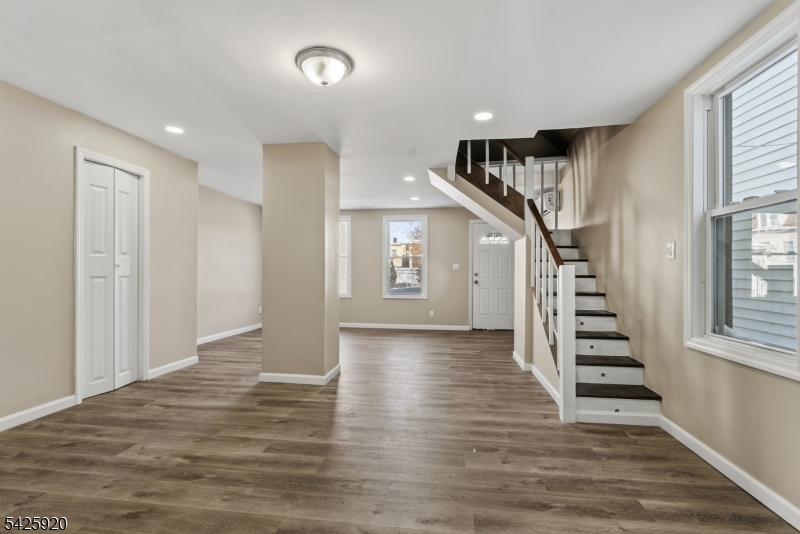 11 Tichenor Ter