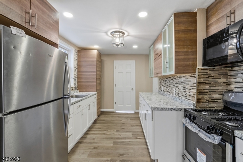 11 Tichenor Ter