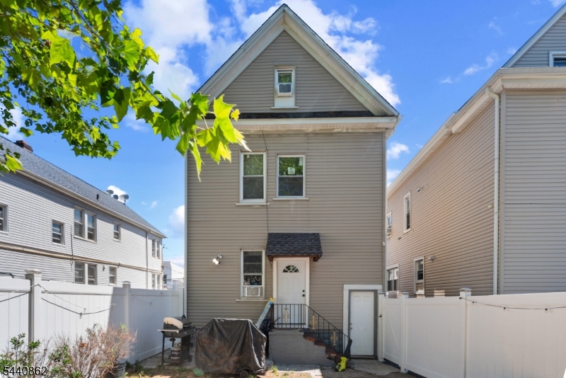 626 Magnolia Ave