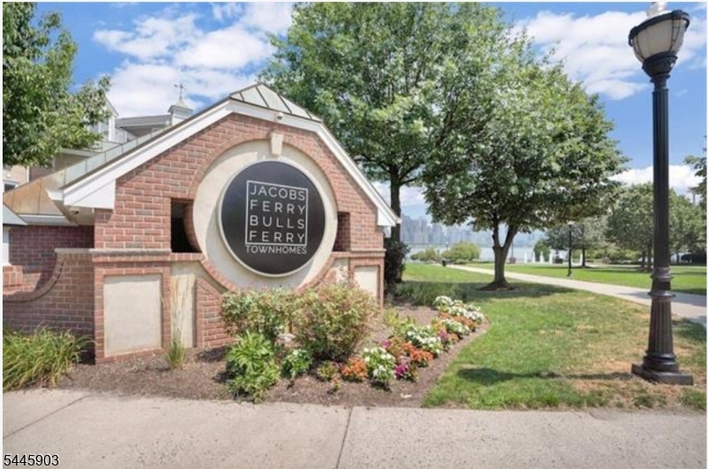 169 Price Ct