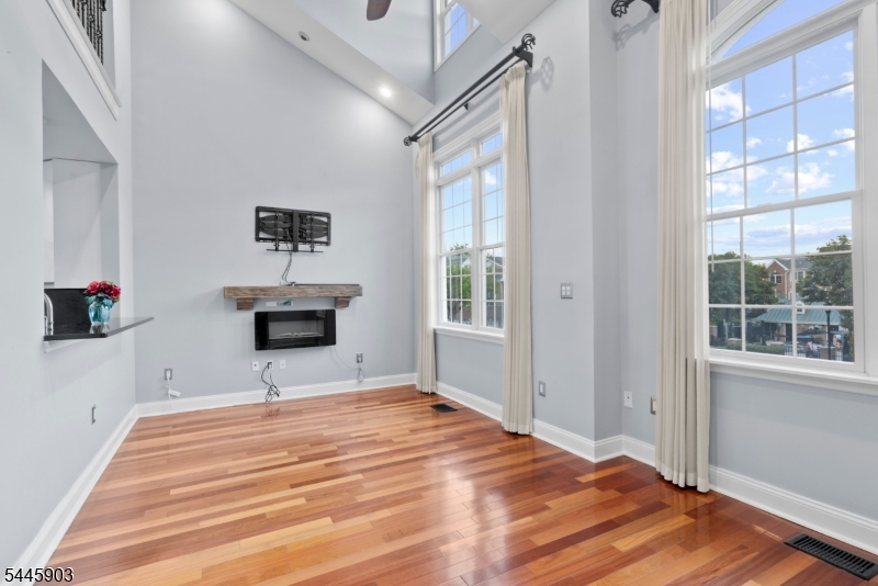 169 Price Ct
