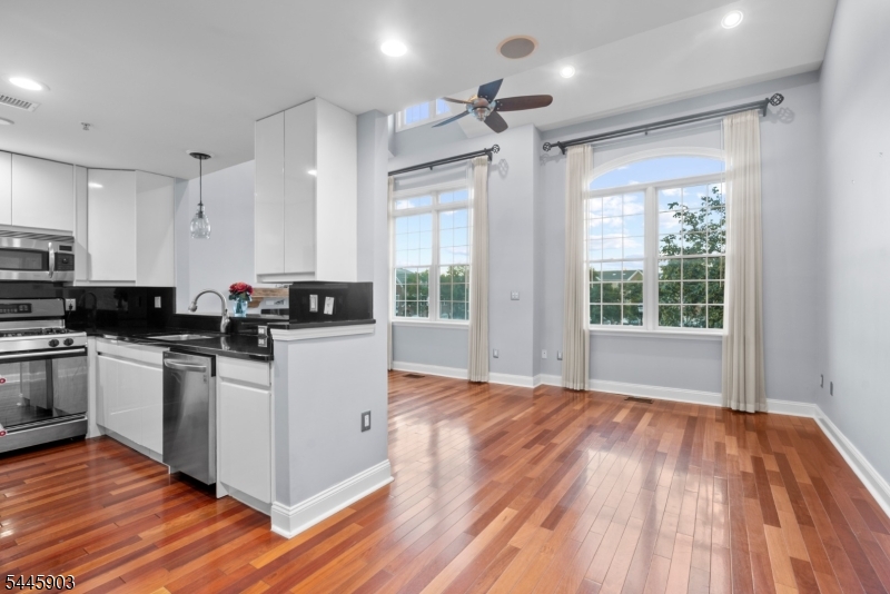 169 Price Ct