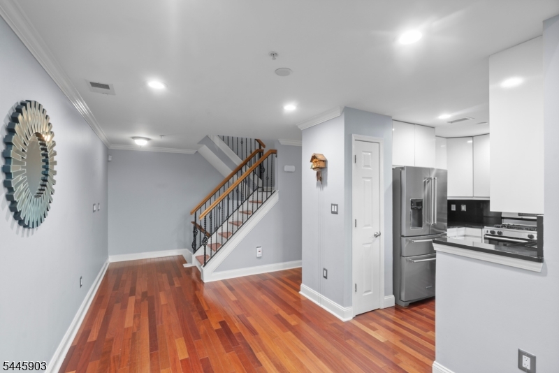 169 Price Ct