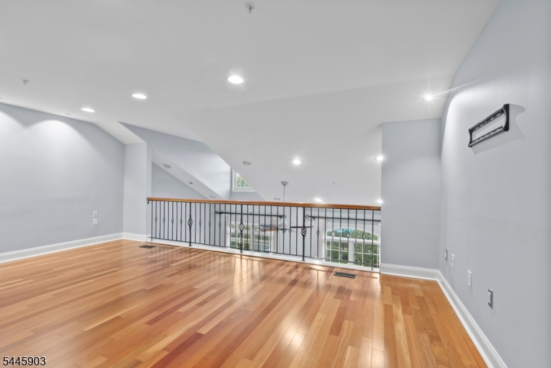 169 Price Ct