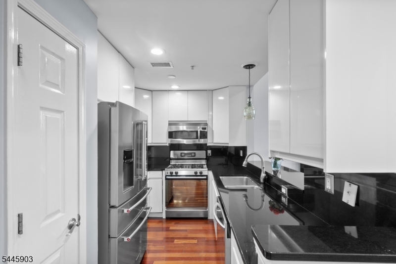 169 Price Ct