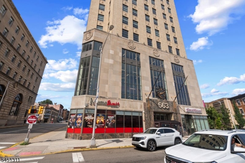 663 Main Ave