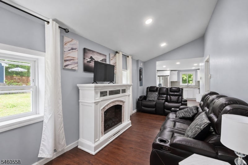 340 Lakeview Dr