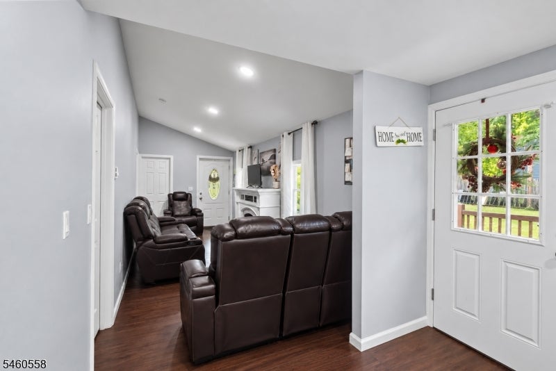 340 Lakeview Dr