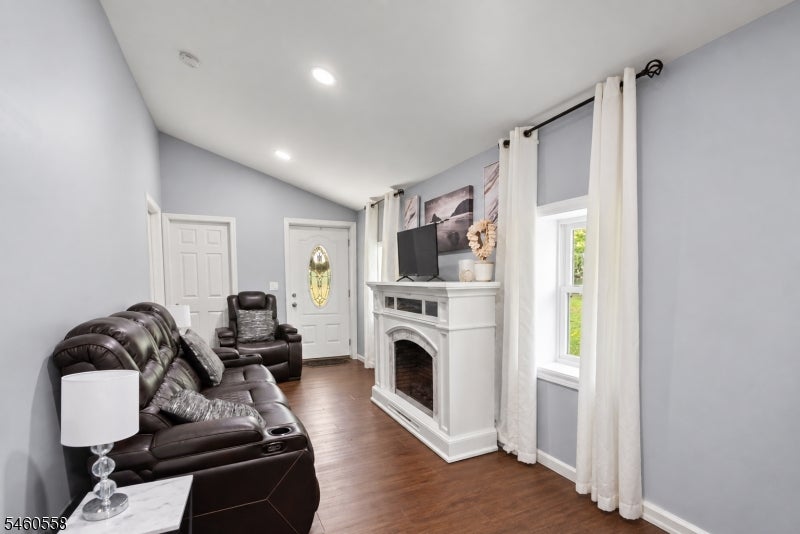 340 Lakeview Dr