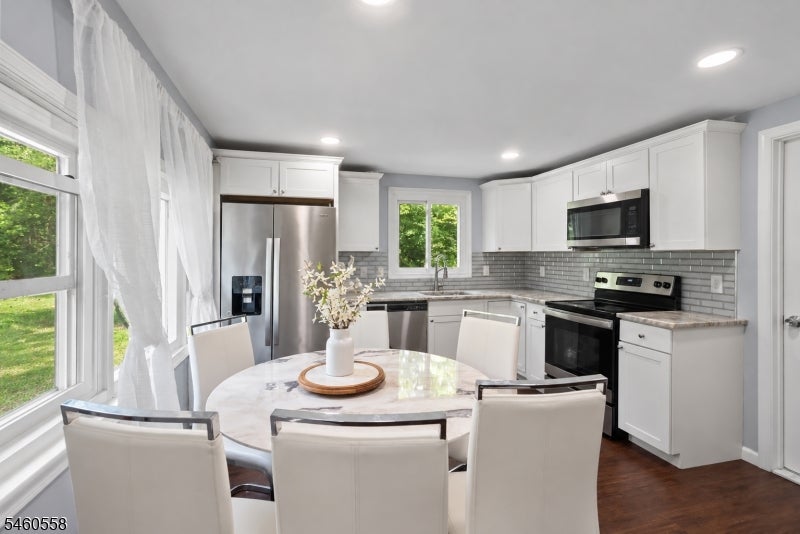 340 Lakeview Dr