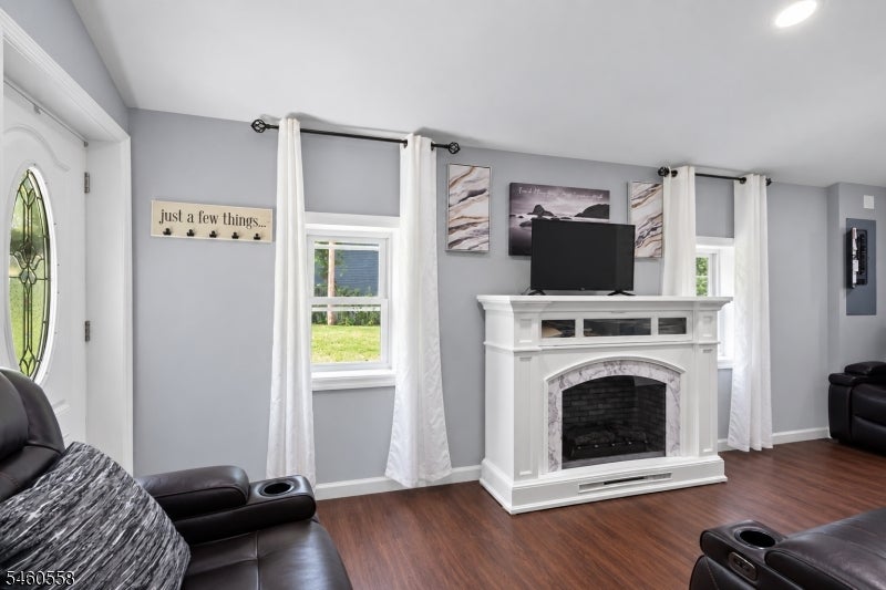 340 Lakeview Dr