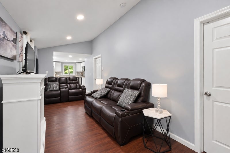 340 Lakeview Dr