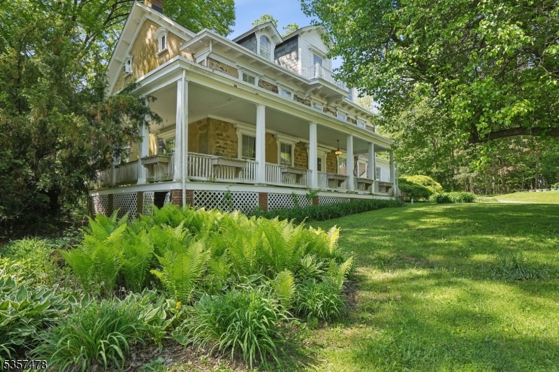 19 E Mill Rd