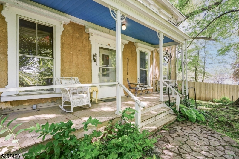 19 E Mill Rd