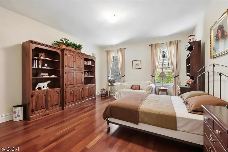 8 Mount Pleasant Rd