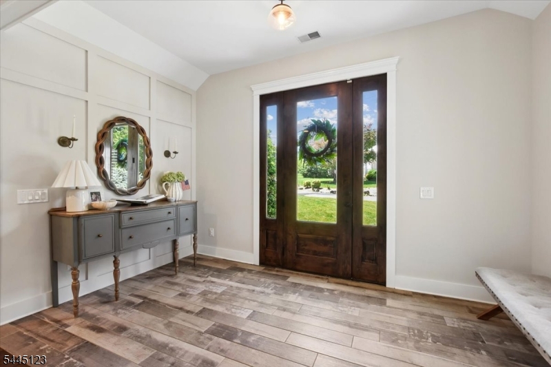 7 Cosma Pl