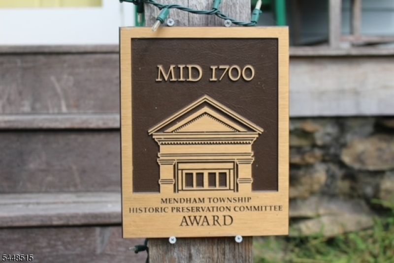 4 E Main St Fron
