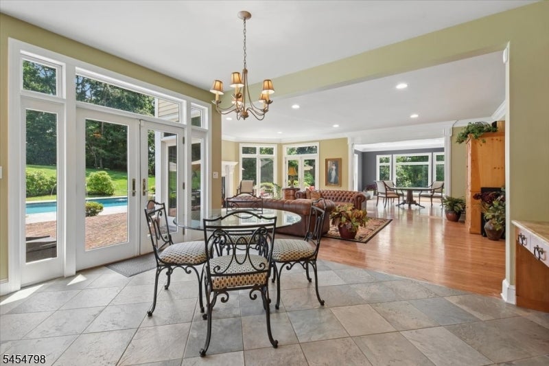 7 Martin Ln